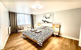 Appartement Renove Place Du Palais Avec Parking
